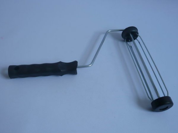 9" (22.8cm) Roller Handle