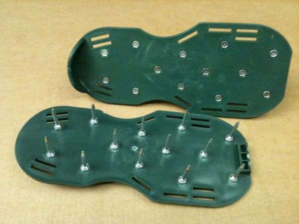 Spikey Shoes - Green